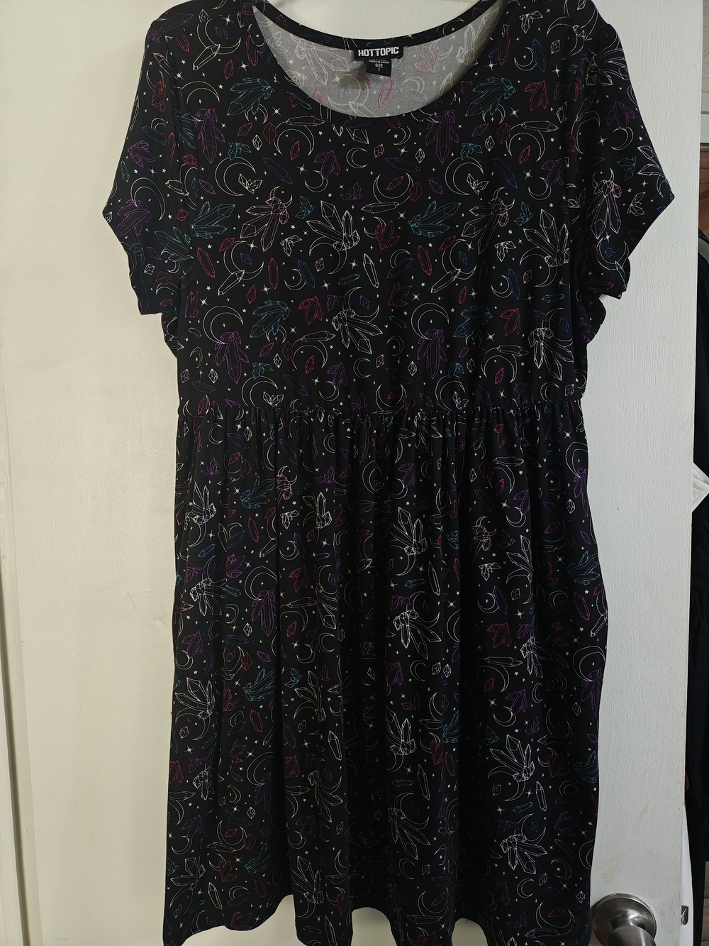 Hot Topic Plus Sz 1 Black Celestial Print Midi Dress with Purple & Teal Accents